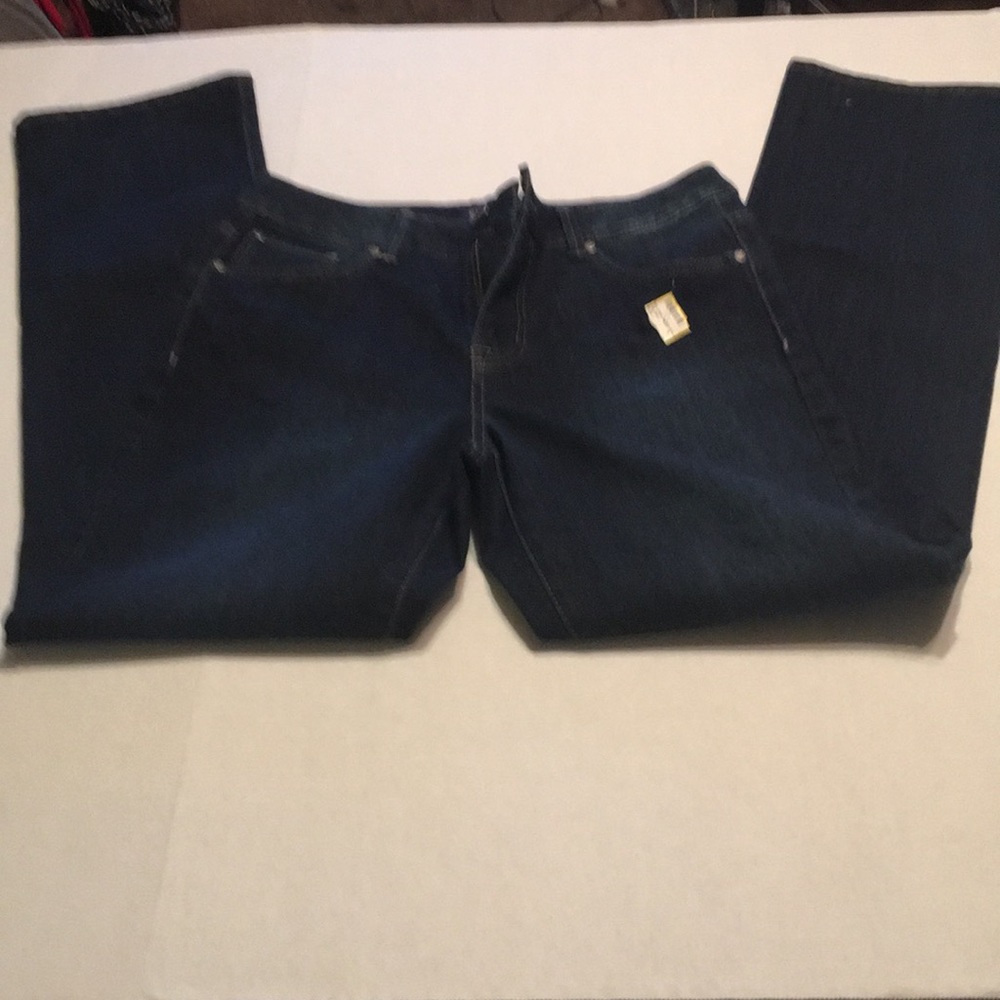 Bandolina Jeans Size 8 Brand New!! L235